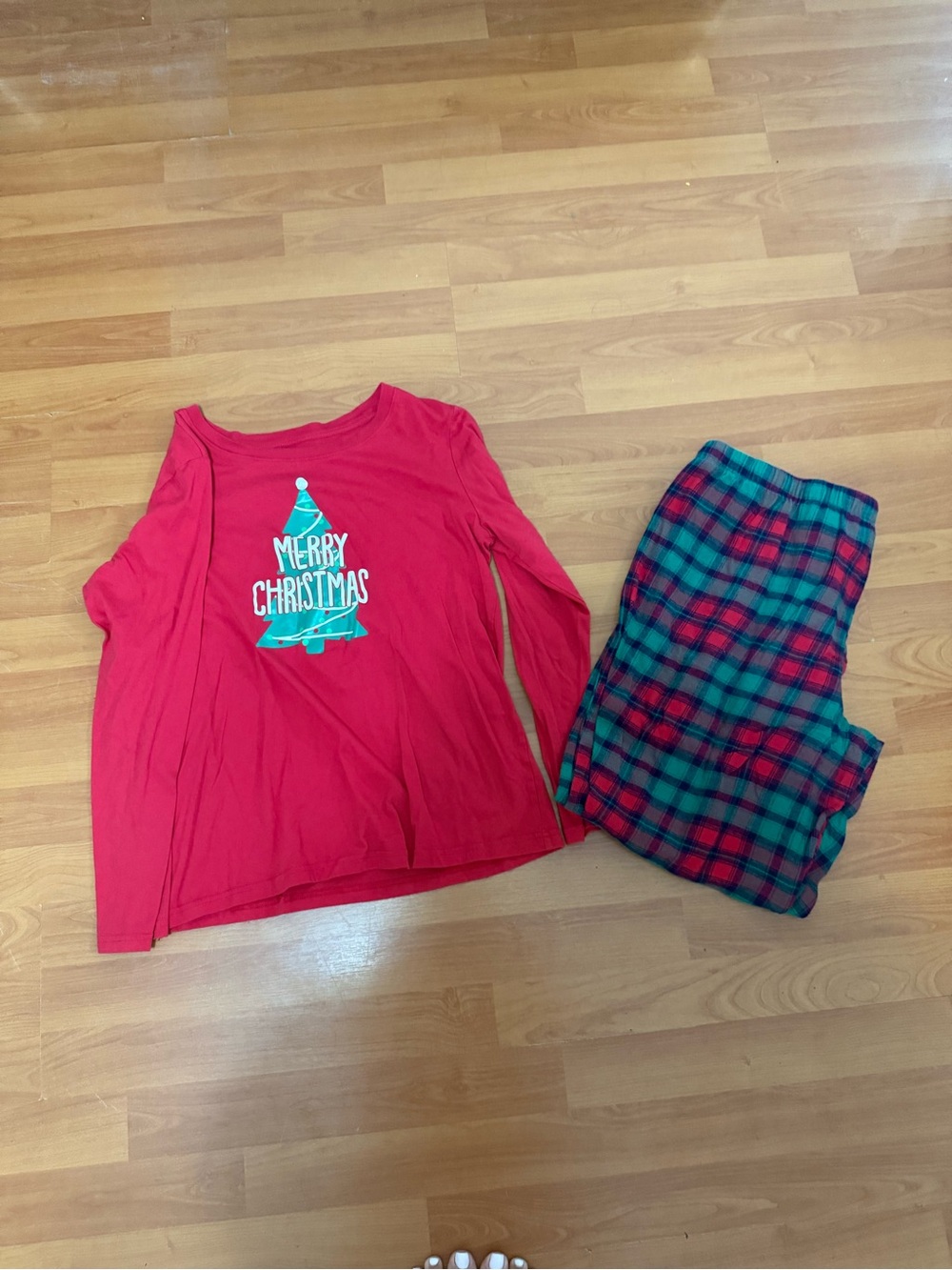 Women’s Red 'Merry Christmas' Holiday Pajama Set